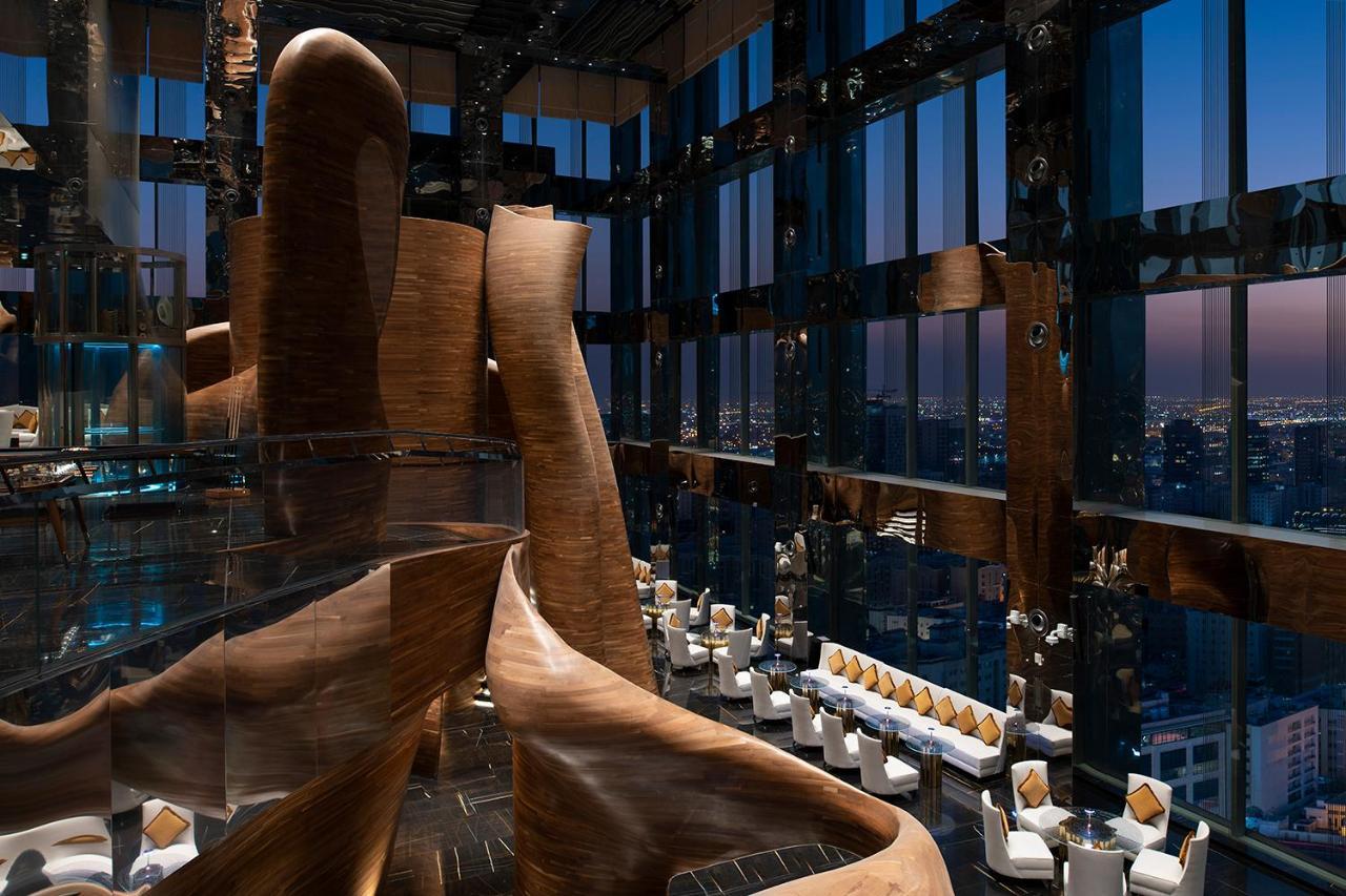 Banyan Tree Doha At La Cigale Mushaireb Екстер'єр фото The interior of the 101 lounge