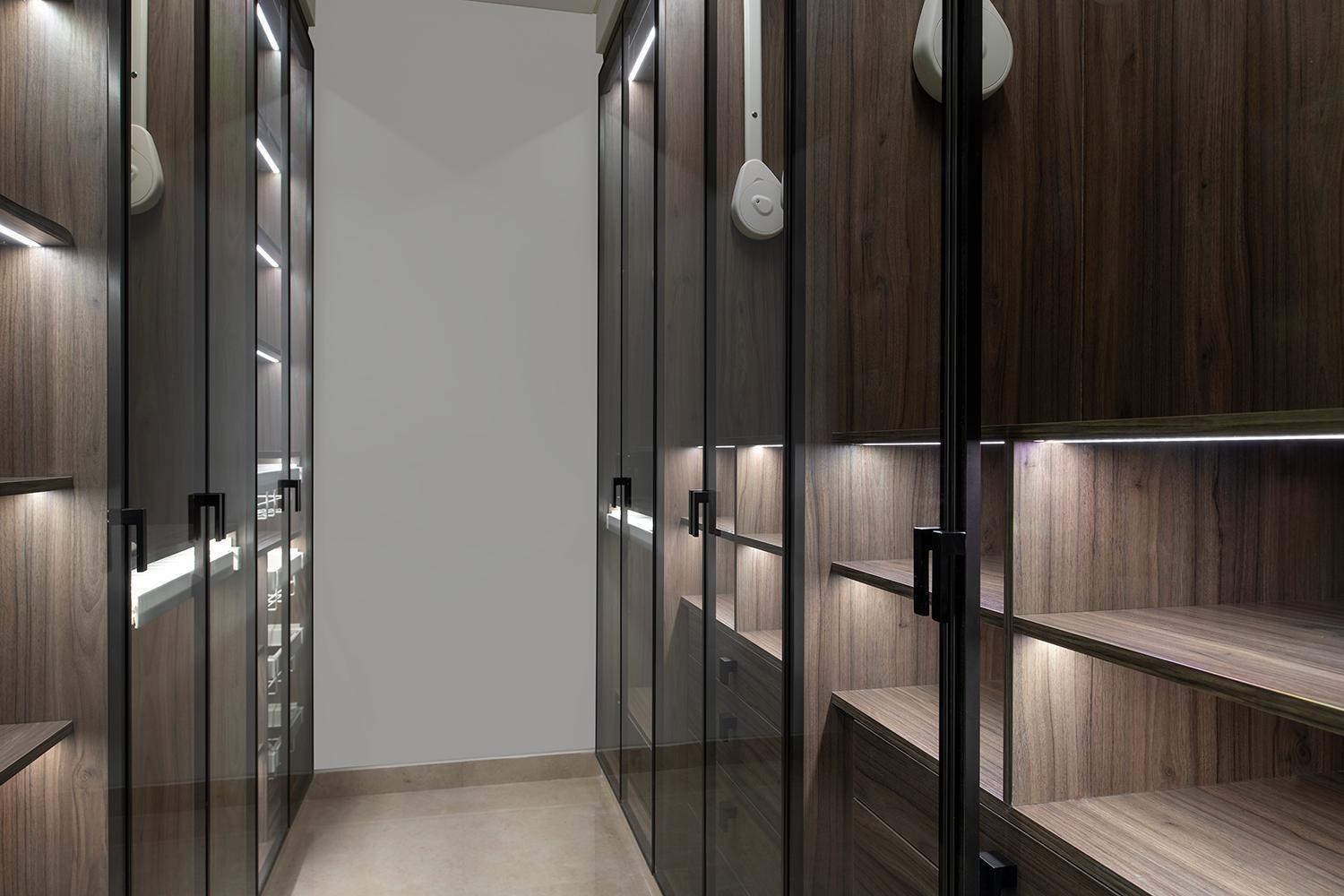 Banyan Tree Doha At La Cigale Mushaireb Номер фото A walk-in closet